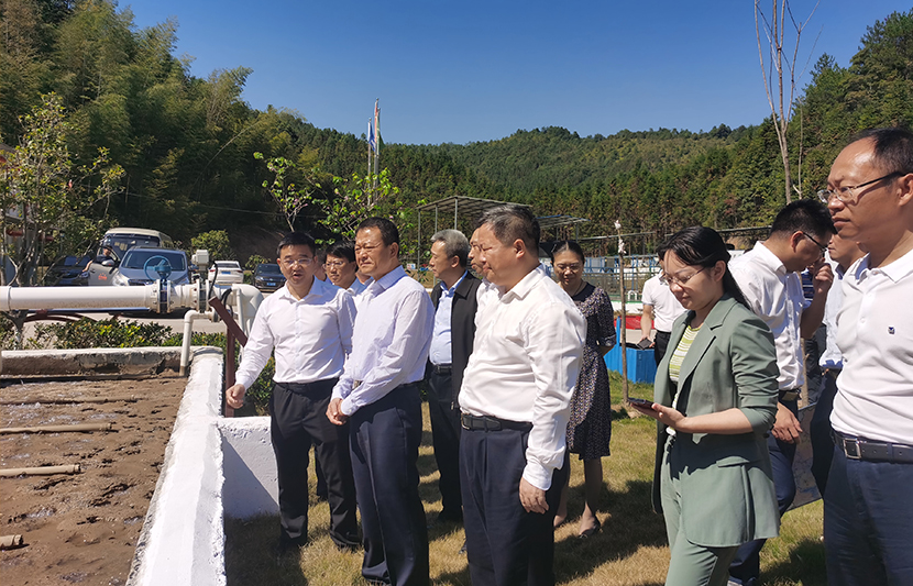 贛州市市委副書記、市長李克堅一行蒞臨挺進(jìn)環(huán)保定南上下營稀土尾水處理站調(diào)研督導(dǎo)